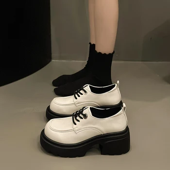Bayan Derby Ayakkabı İngiliz Tarzı Sonbahar Yuvarlak Ayak Rahat Kadın Sneakers Flats Takunya Platformu Deri Tiki Sonbahar Kış Topuk