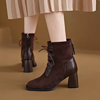 Kadın ayakkabısı Satılık 2023 Moda Lace Up kadın Botları Rahat Tıknaz Topuk yarım çizmeler Klasik Kare Ayak Modern Çizmeler
